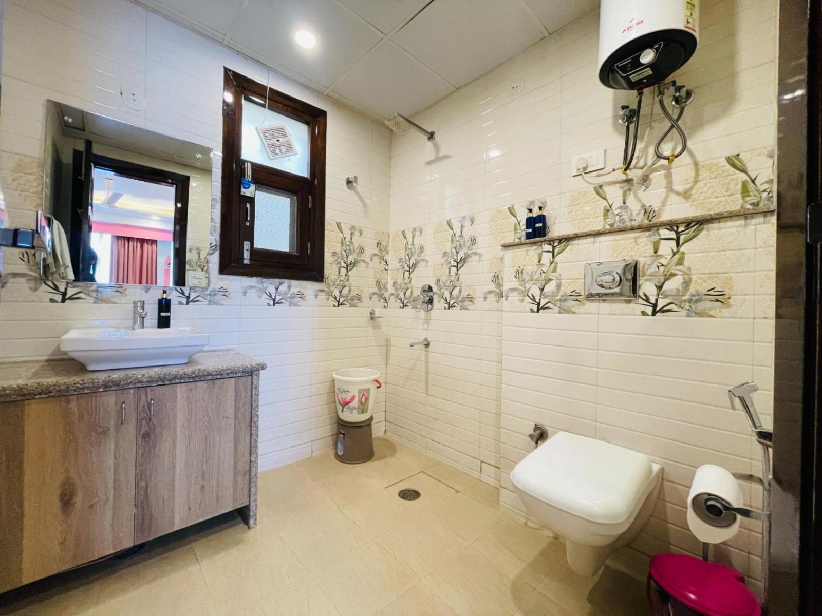 Bedchambers Serviced Apartments, Sector 38 グルガウン エクステリア 写真